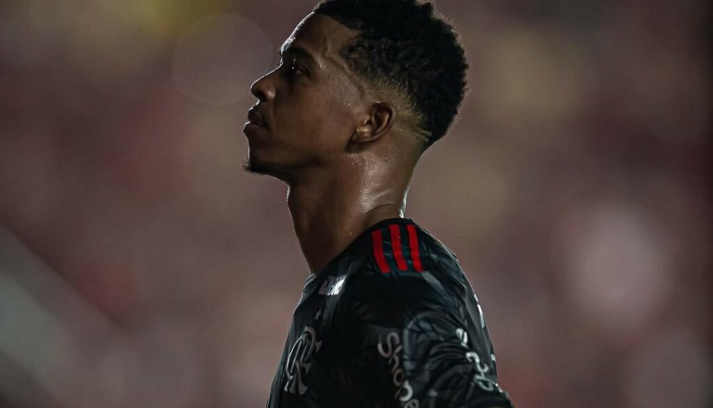 Flamengo coloca jogadores na lista de negociáveis, veja lista