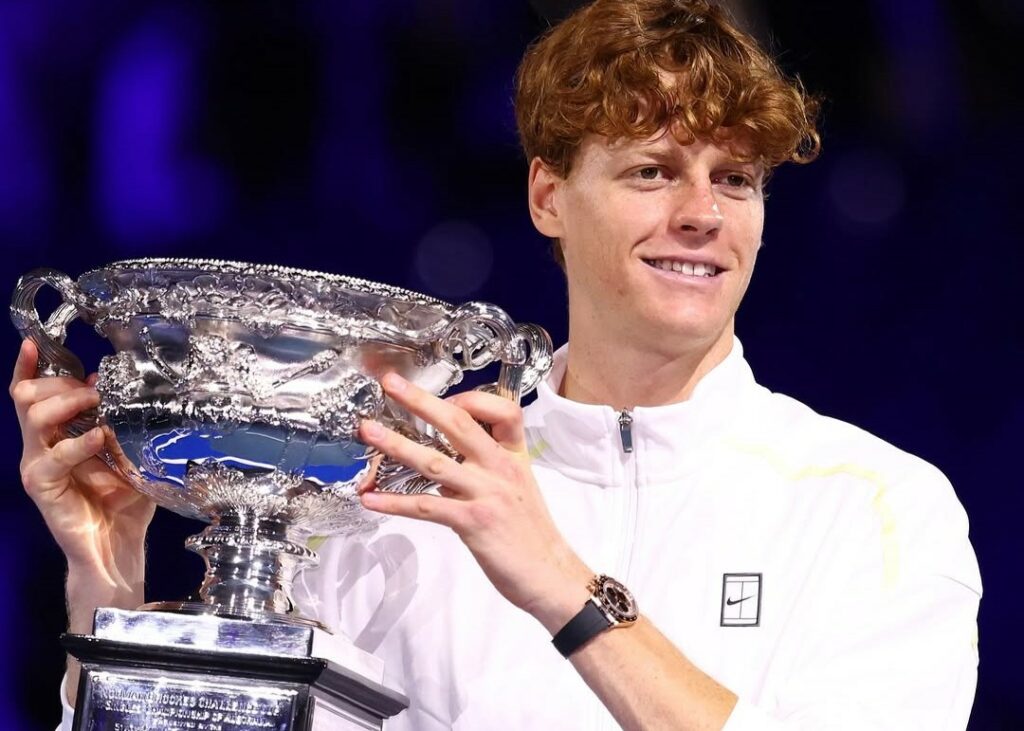 Jannik Sinner faz história e se torna bicampeão do Australian Open