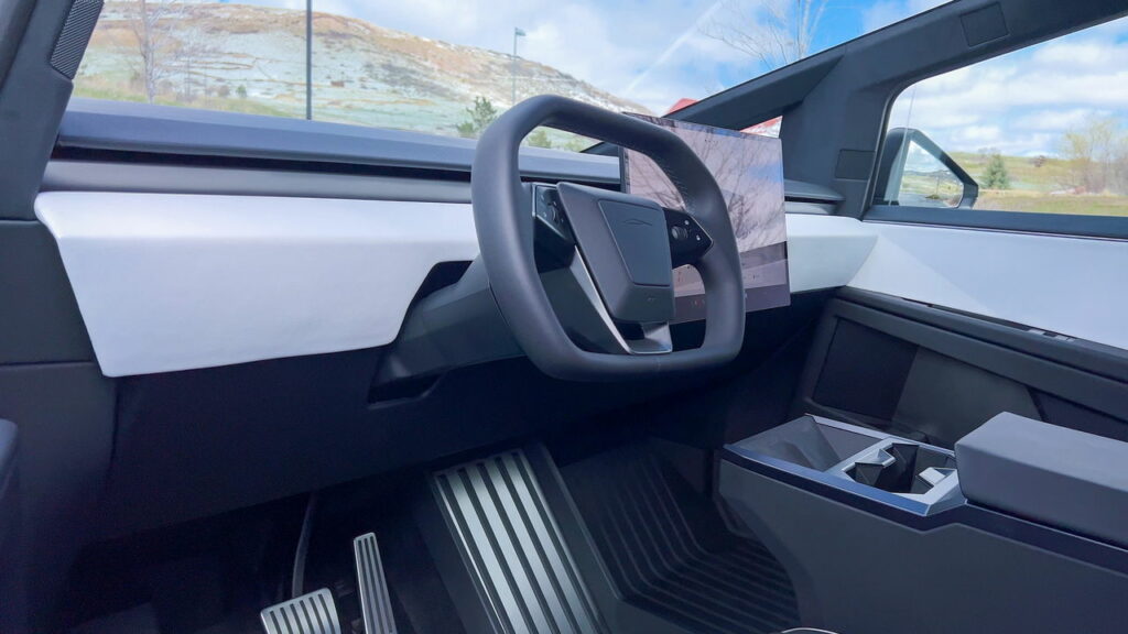 Tesla Cybertruck Testando a resistência do carro de Elon Musk