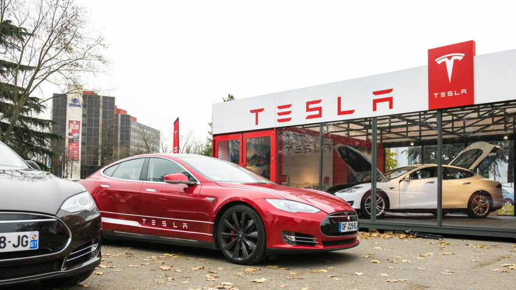 Tesla vê valor de marcado despencar em 2025