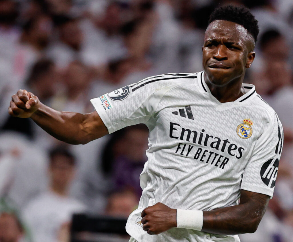 Vinicius Jr chega ao seu 100° gol pelo Real Madrid e iguala o Fenômeno