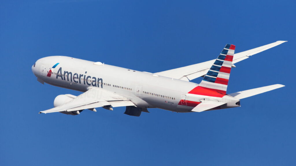 Acidente aéreo nos Estados Unidos: Avião colide com Helicóptero