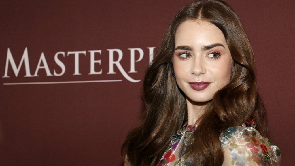 Lily Collins comemora a chegada de sua primeira filha