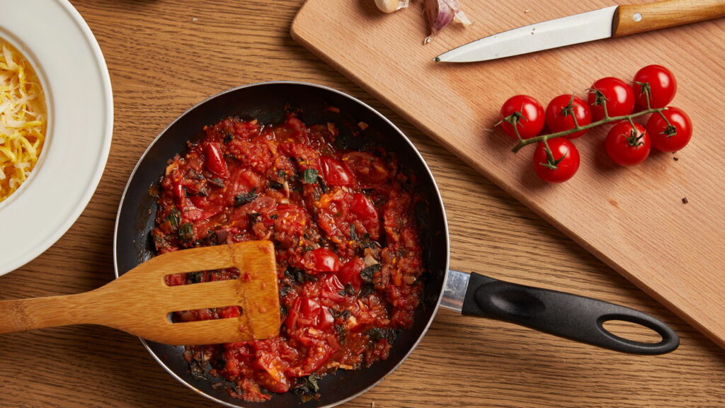 Quer inovar no molho do seu macarrão? Confira receitas caseiras imperdíveis