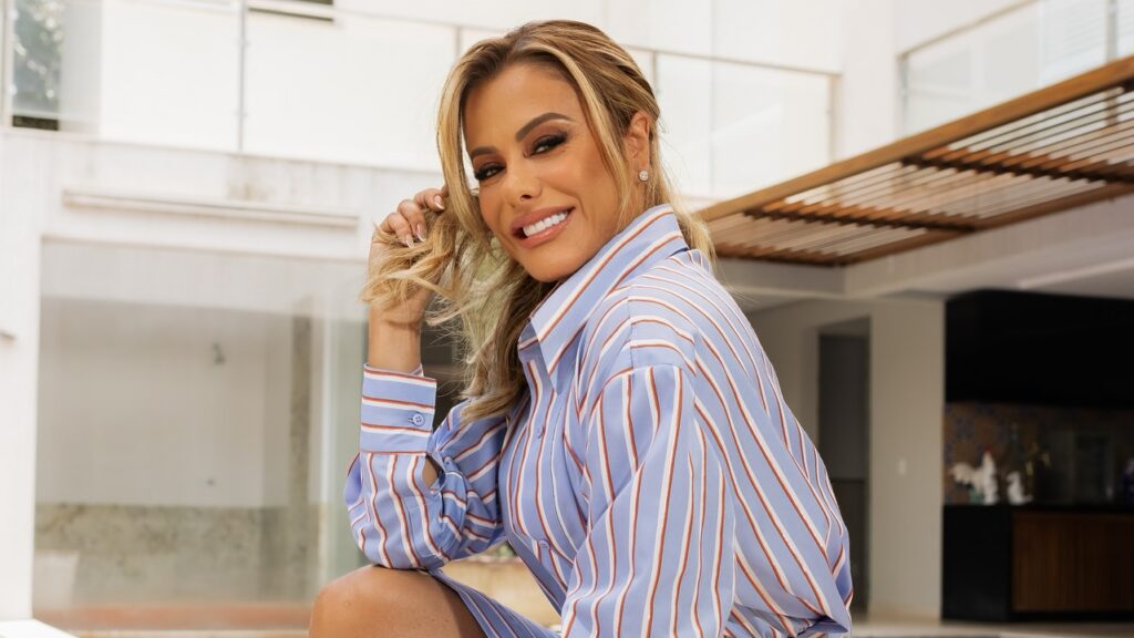 Poliana Rocha mostra parte do corpo que Leonardo não gosta