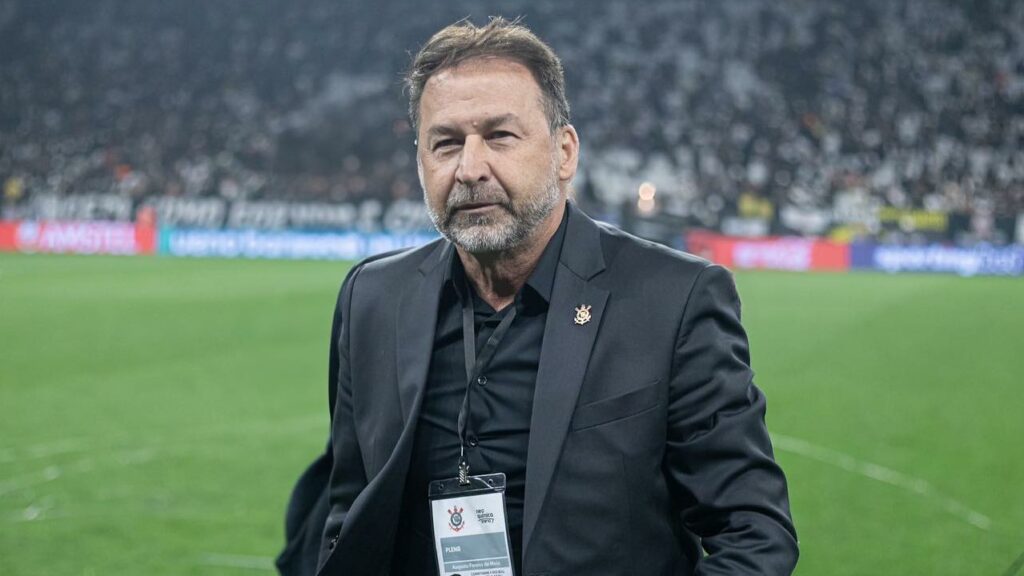 Conselho do Corinthians aprova impeachment de Augusto Melo