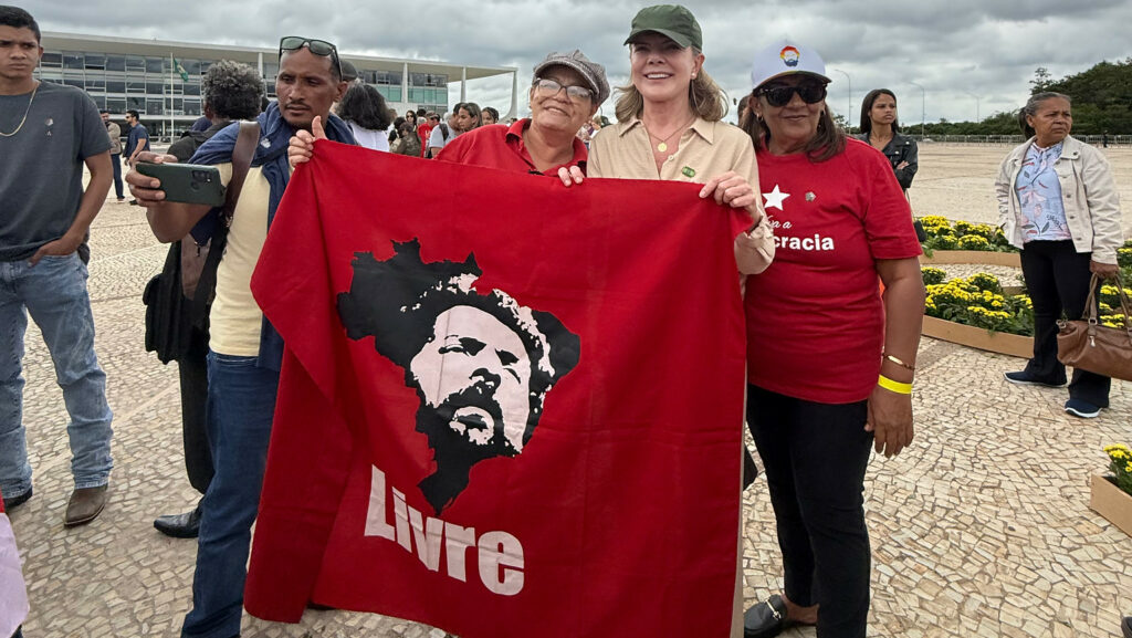 Gleisi e a eterna promessa de reconexão do PT