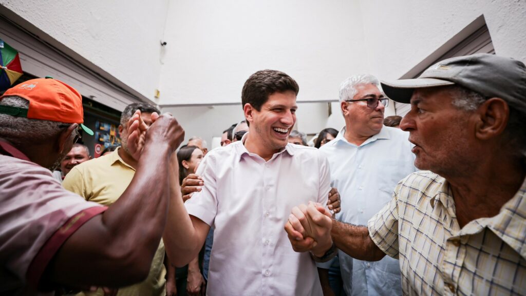 João Campos no caminho de Raquel Lyra