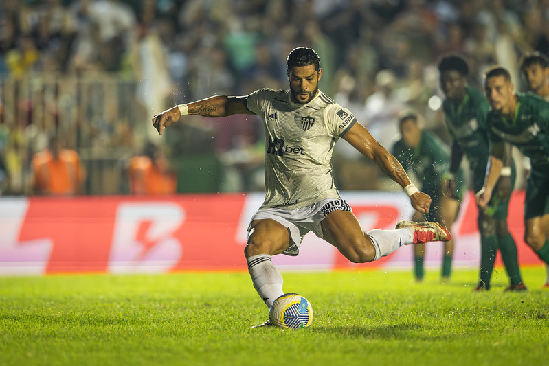 Atlético-MG vence com gols de Hulk e Rony e avança na Copa do Brasil