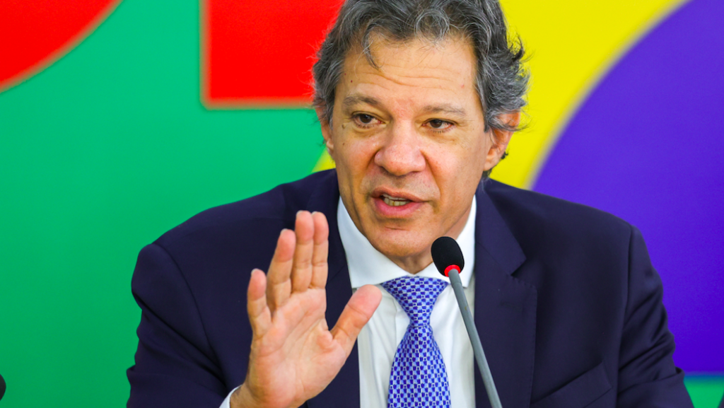 Haddad nega taxa a empresas de tecnologia para retaliar Trump