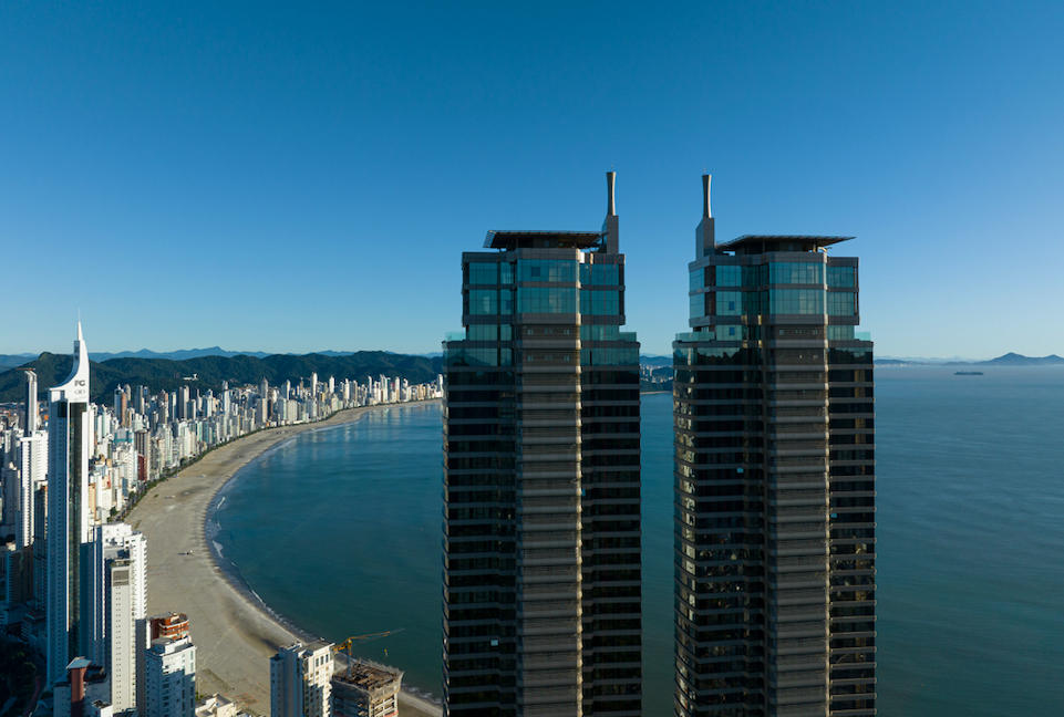 Vista aérea da Yachthouse by Pininfarina, onde Neymar comprou uma das coberturas