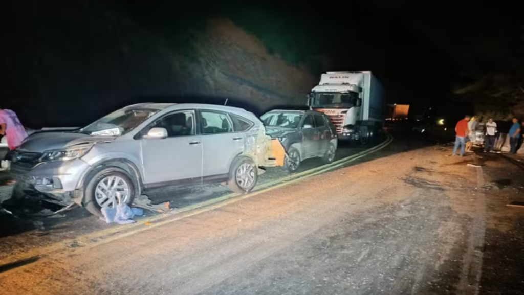Acidente na BR-135 envolve múltiplos veículos e deixa feridos