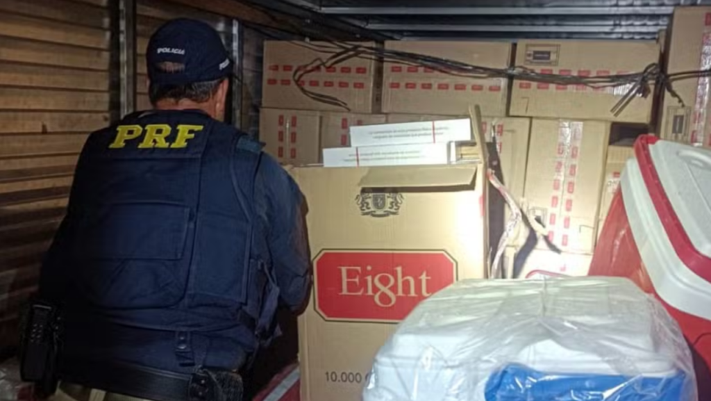 125 mil maços de cigarros contrabandeados são apreendidos em Nova Serrana