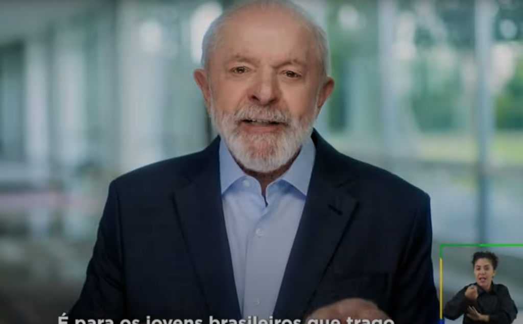 Lula usa cadeia de rádio e TV para fazer propaganda do governo
