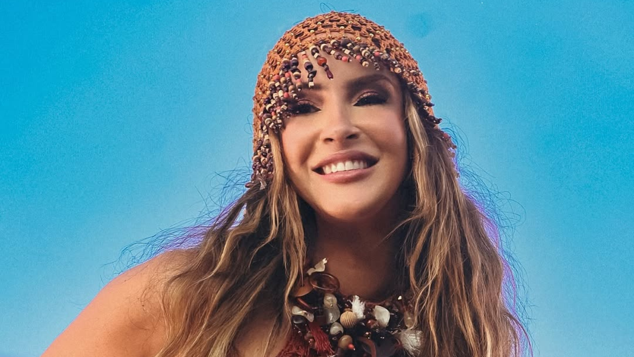 MP pede R$ 2 milhões de Claudia Leitte por mudança em letra de música