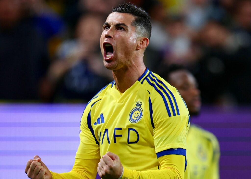 Cristiano Ronaldo completa 40 anos em busca dos mil gols