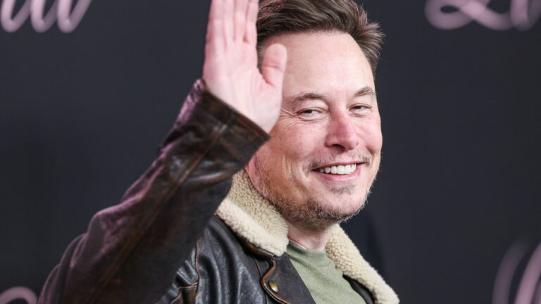 Elon Musk é cobrado pela ex no X por negligência com filho doente