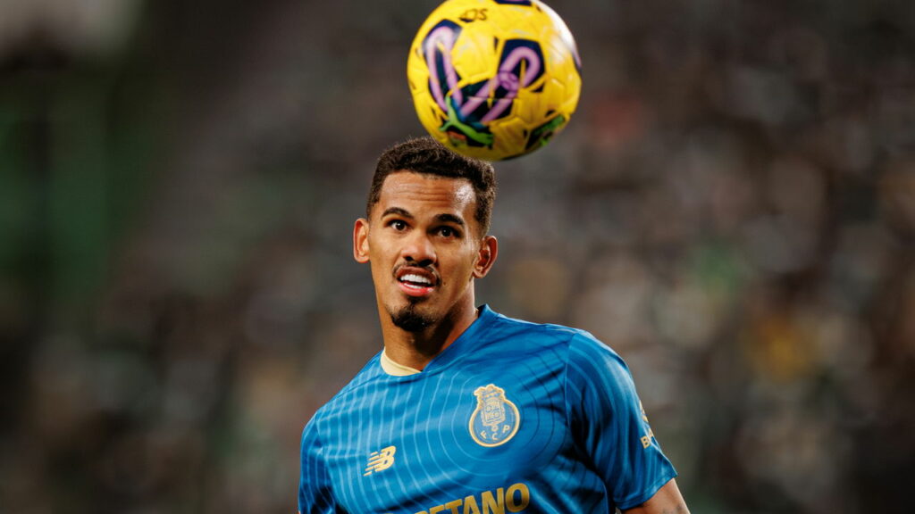 Firmino não é inscrito pelo Al Ahli no Campeonato Saudita