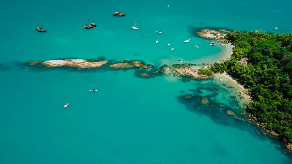 Conheça as cidades brasileiras com as praias mais deslumbrantes