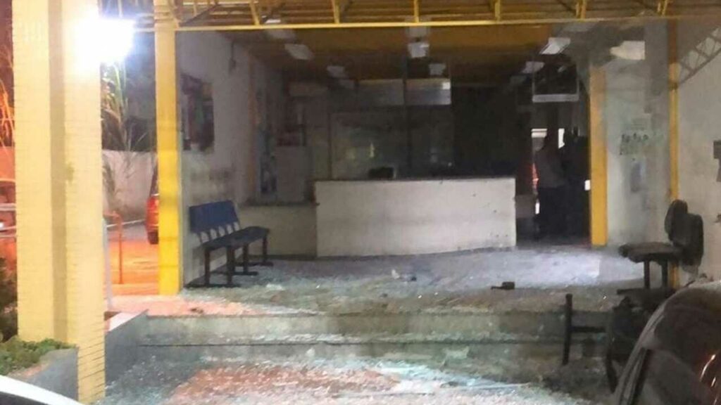 Polícia divulga imagem de suspeito de metralhar delegacia no Rio