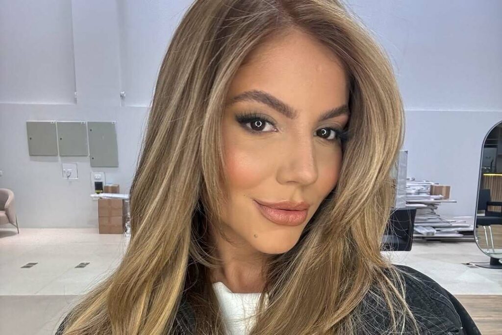 Ex-BBB Hariany Almeida realiza consulta de emergência após cirurgia