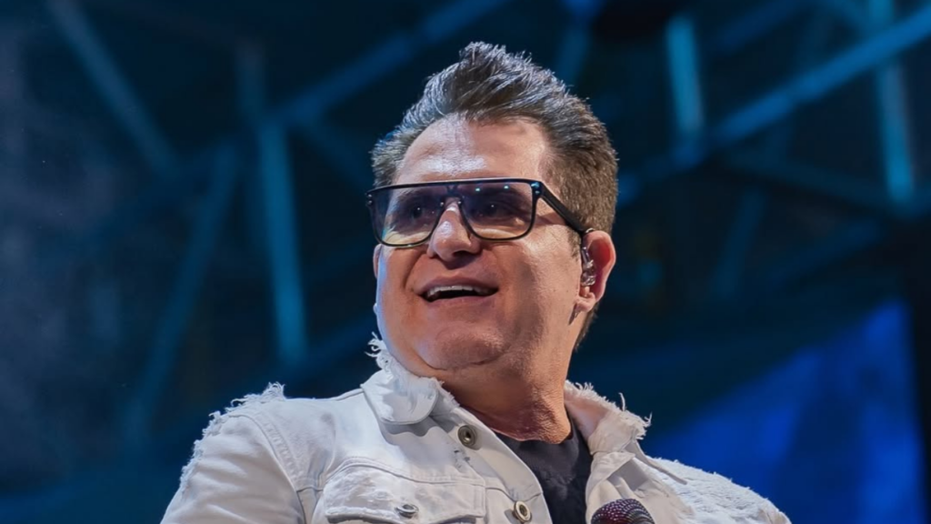 Marrone visita mansão de Gusttavo Lima