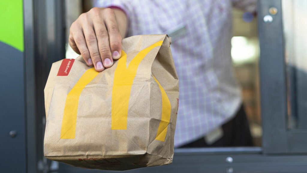 A maior renda do McDonald's não vem dos lanches, entenda