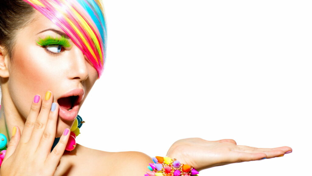 Melhores penteados inspirados no Carnaval para ir a escola