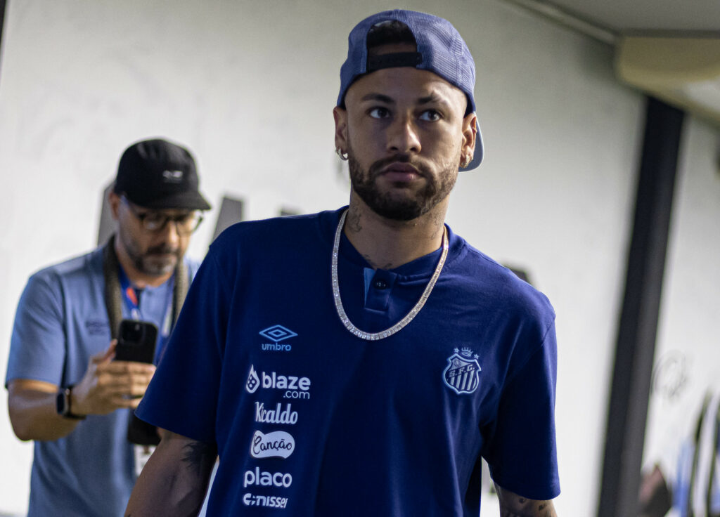 Neymar pai responde sobre futuro do atacante no Santos