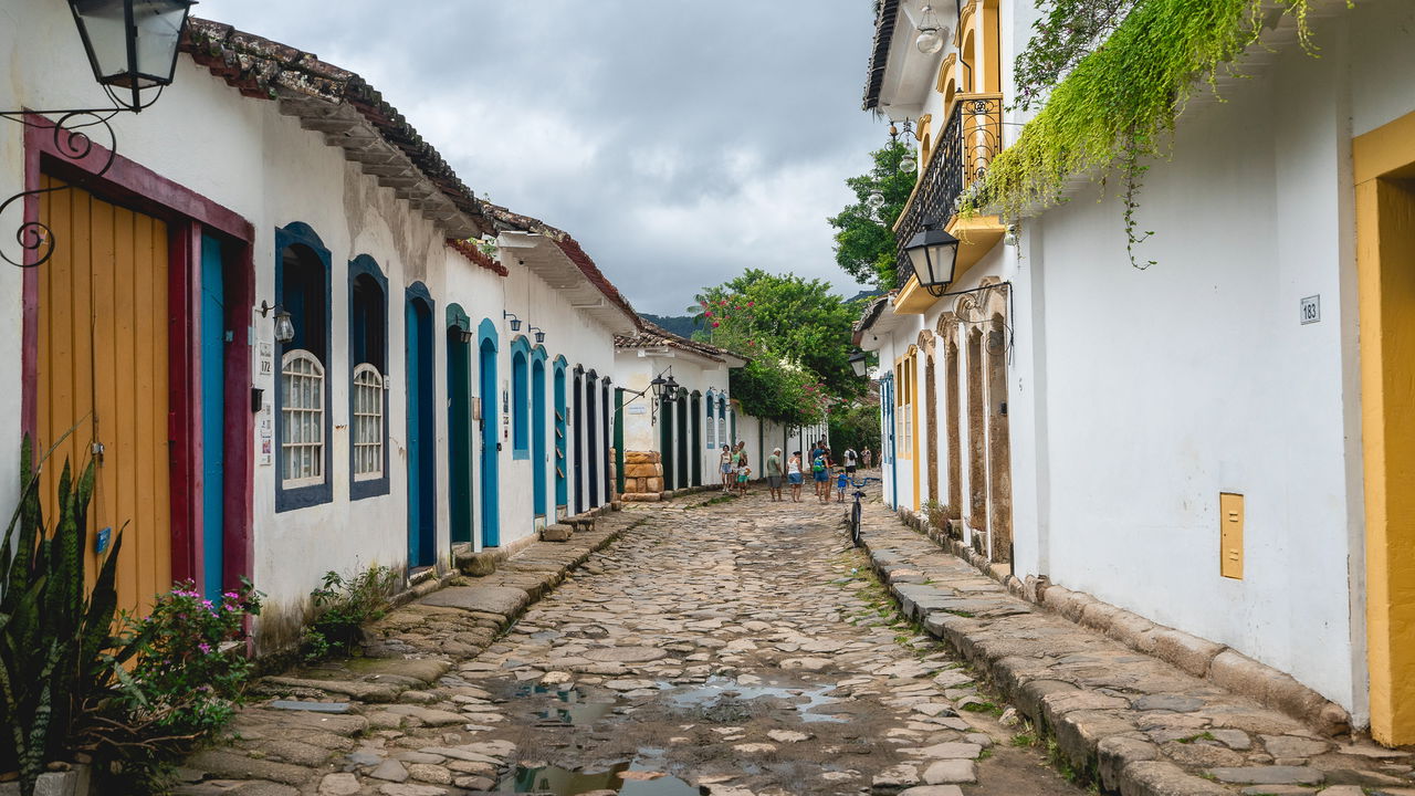 Essa cidade litorânea do RJ que está encantando até quem não gosta de praia