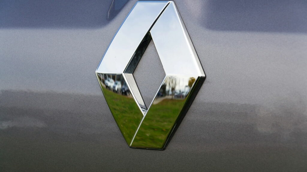 Renault mira fusão com outra gigante do setor automotivo