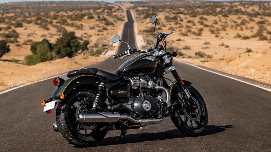 Royal Enfield acelera para bater recorde de vendas em 2025