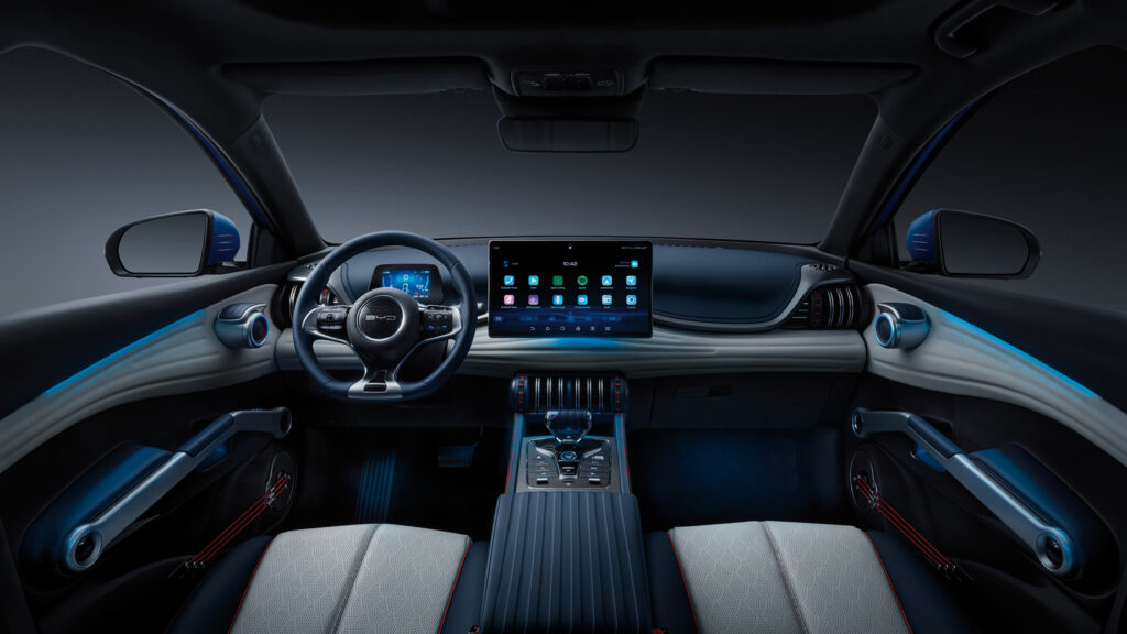 SUV elétrico BYD Yuan Plus ganha novo visual