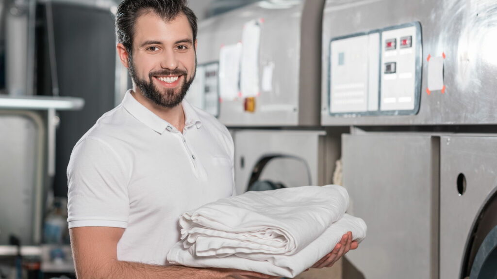 Saiba como economizar energia na hora de lavar roupas