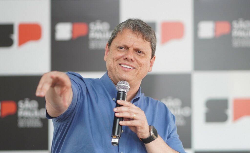 Tarcísio fica 1 ponto à frente de Lula em segundo turno, diz Datafolha