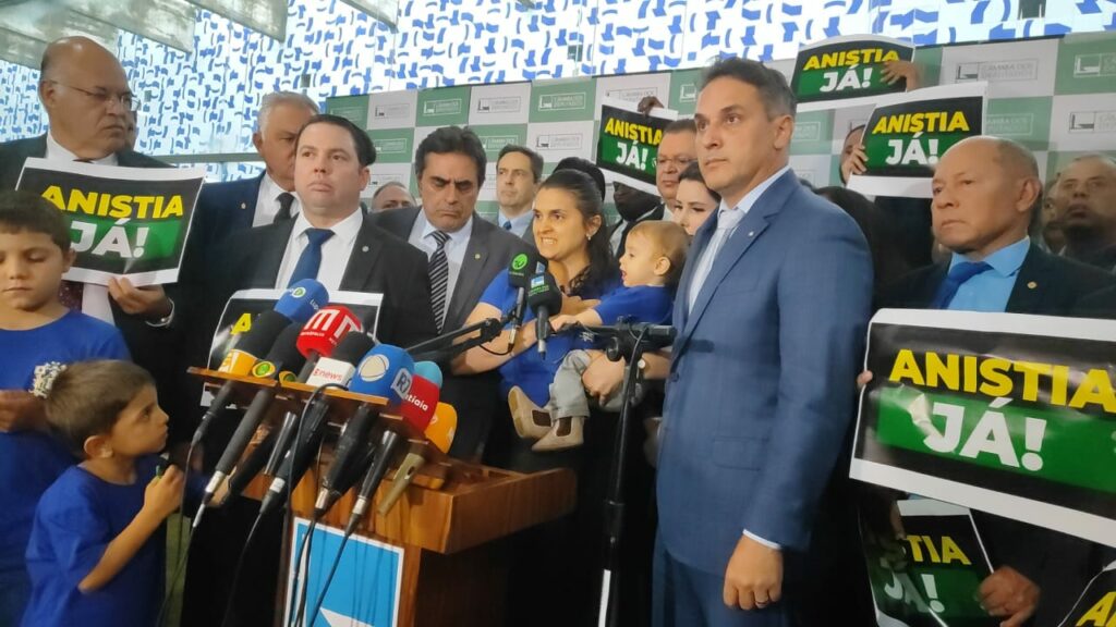 Oposição se reúne com Motta e aumenta pressão por anistia