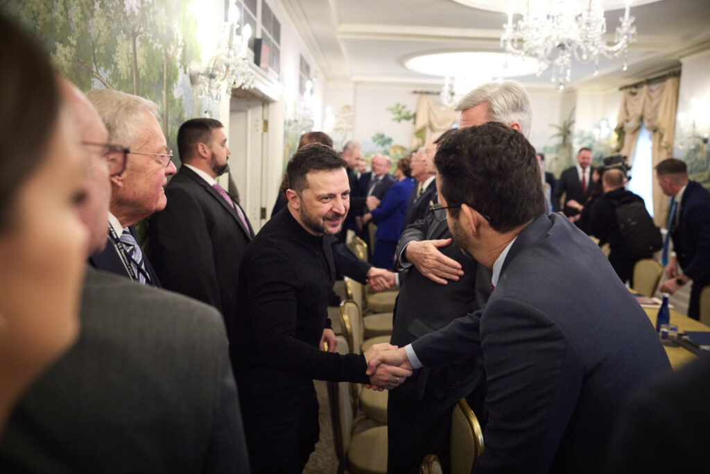 Zelensky deixa Casa Branca sem acordo com Trump sobre minerais