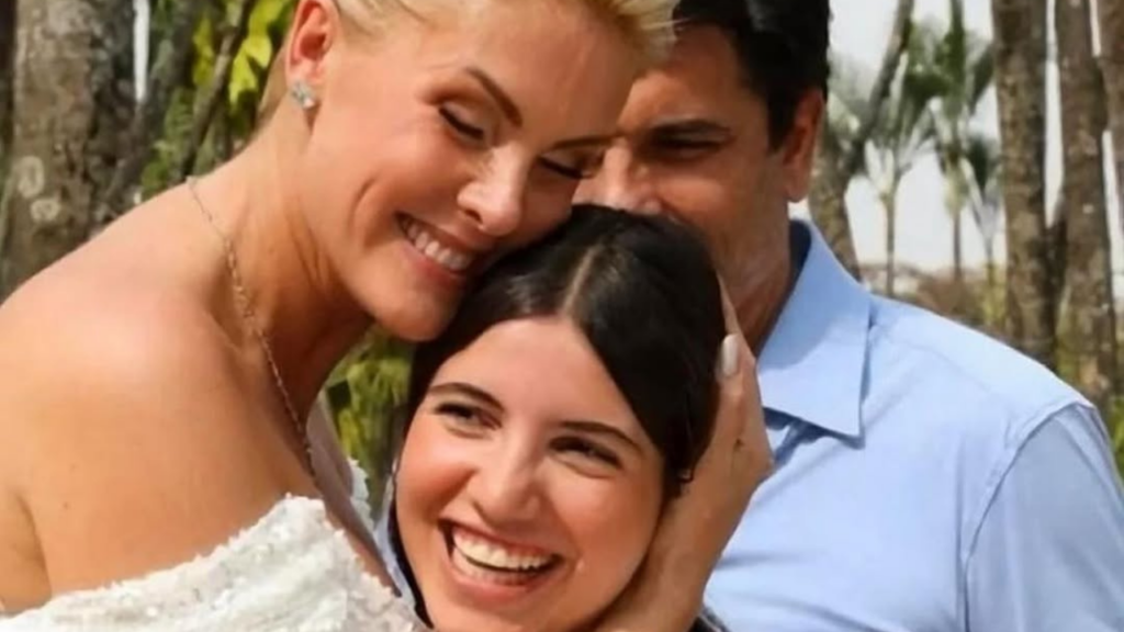 Ana Hickmann parabeniza filha de Edu Guedes