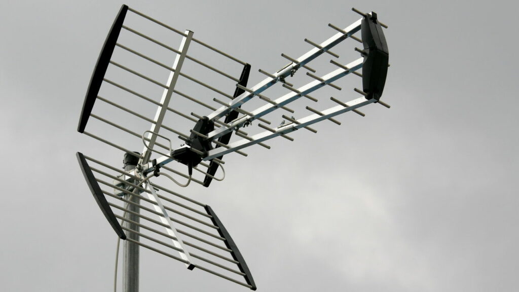 Kit antena digital está disponível para milhões de brasileiros. Veja quem tem direito