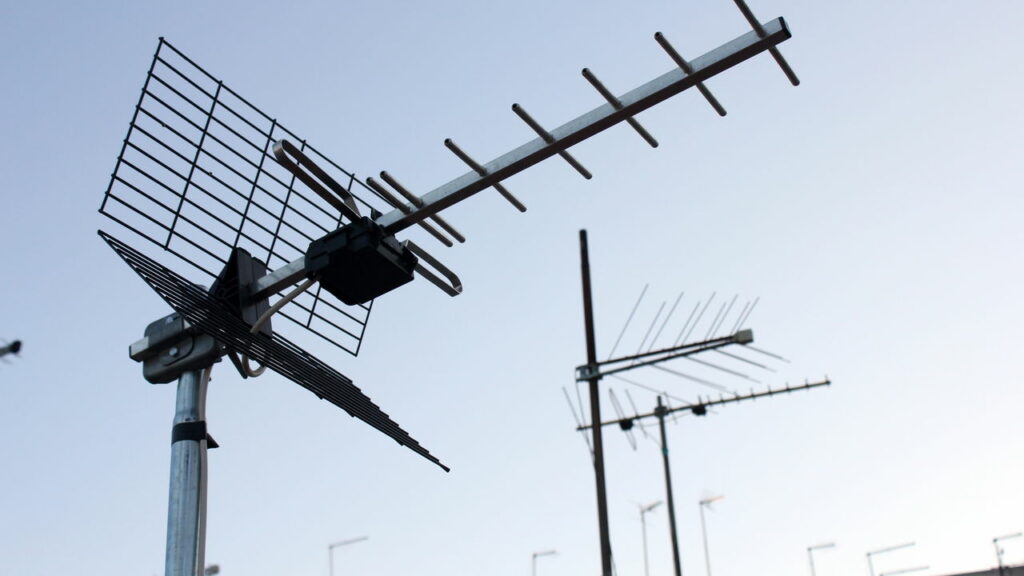 Kit antena digital está disponível para milhões de brasileiros. Veja quem tem direito