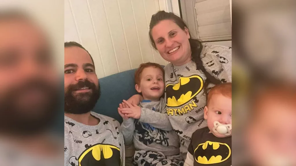 Israel enterra Shiri Bibas e filhos