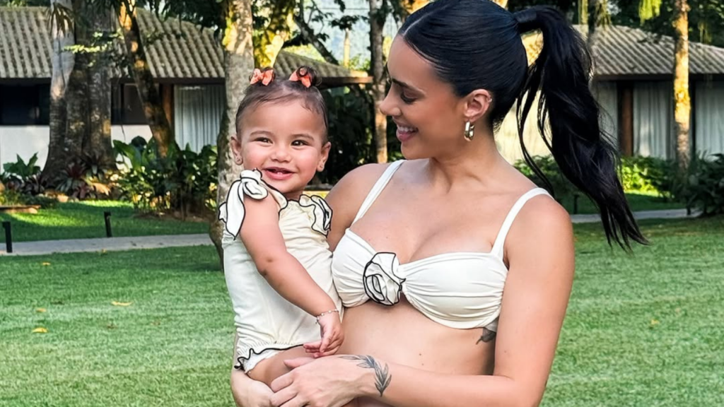 Filha de Neymar surge com maiô caríssimo