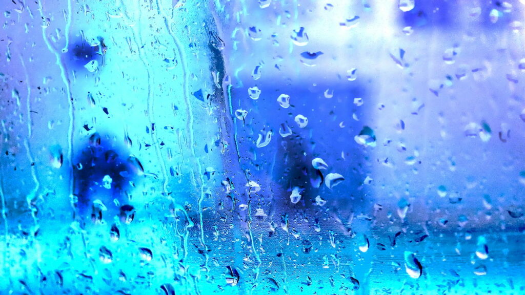 Chuva intensa no Paraná causa alagamentos e interdições