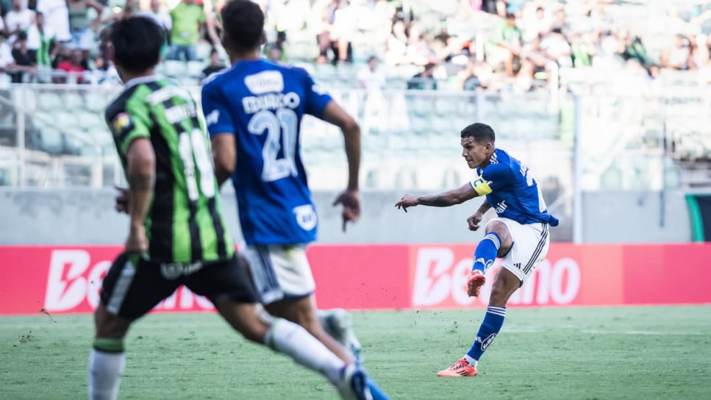 Cruzeiro perde para América e é eliminado do Mineiro