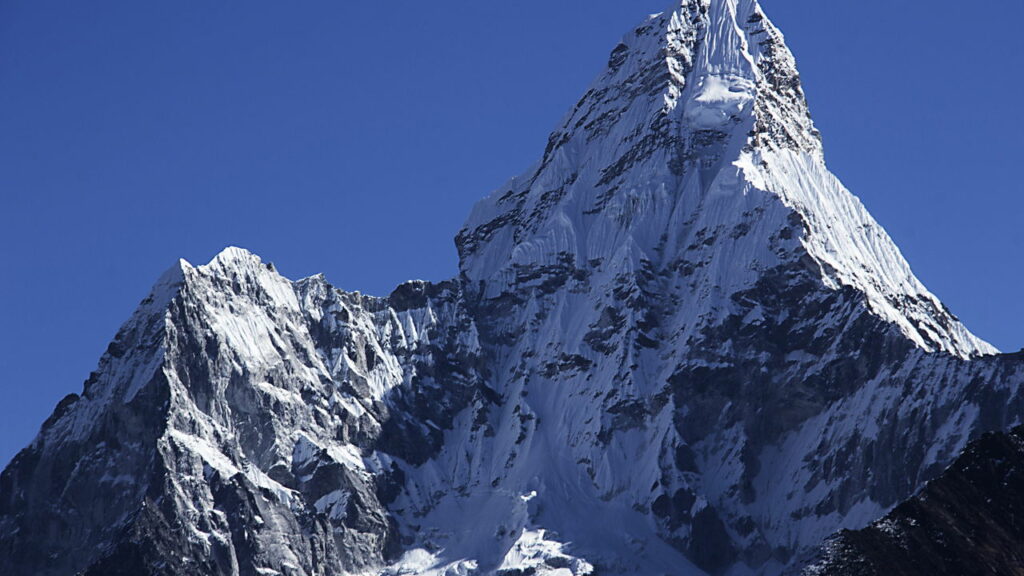 47 pessoas são resgatadas após avalanche no Himalaia