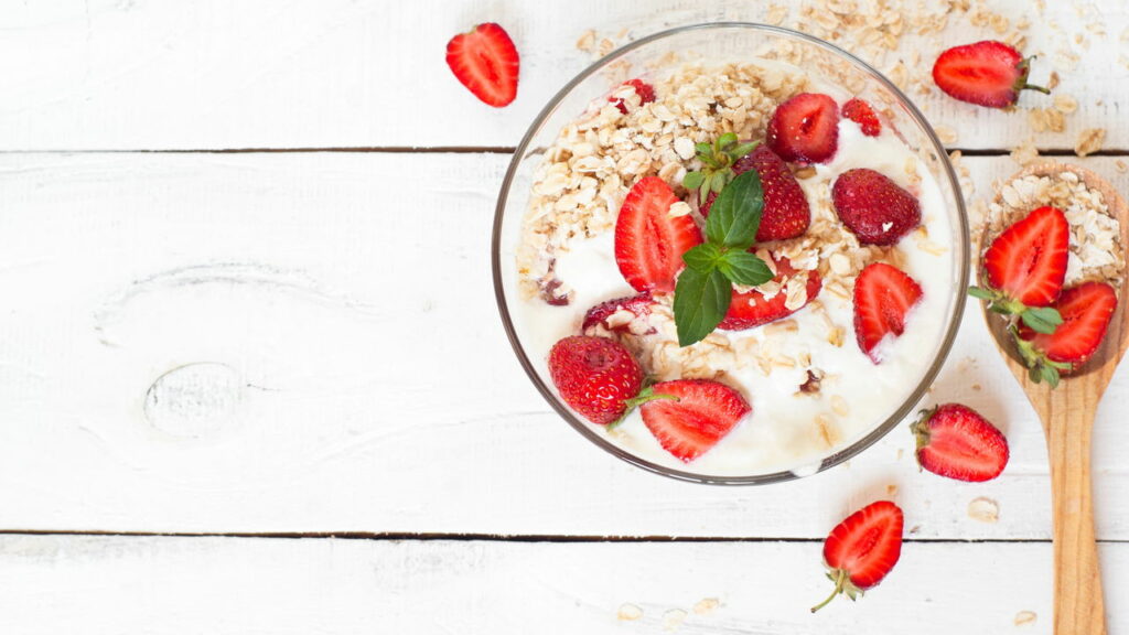 Não é apenas delicioso! Os benefícios do Iogurte Grego para a saúde