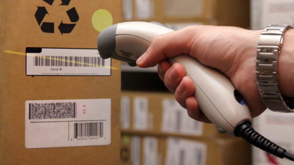 Descartar embalagens de compras pode ser um perigo! Saiba mais