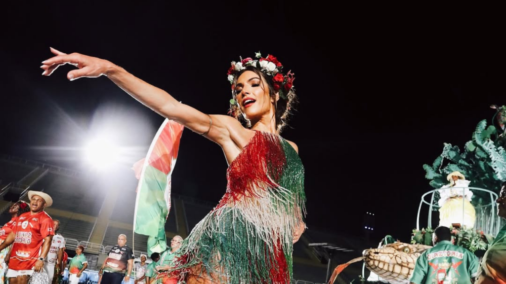 Patrícia Poeta se machucou em ensaio de carnaval