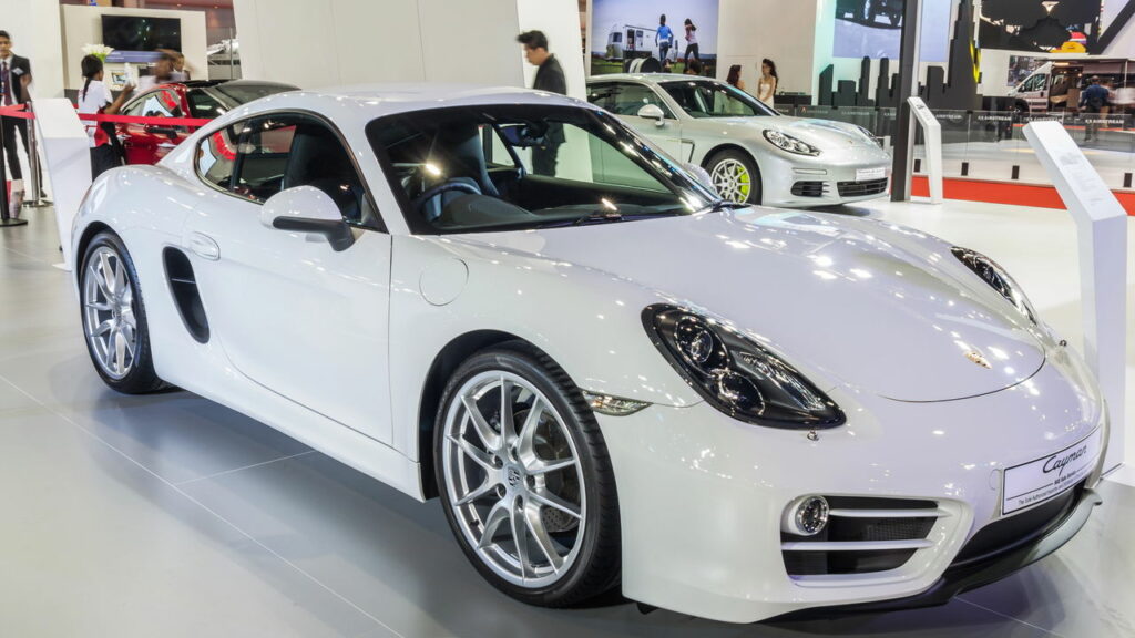 Motorista do Porsche que atropelou idoso tem histórico criminal