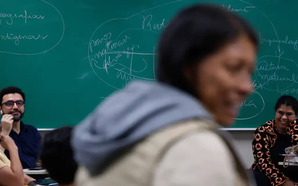 Crusoé: População com ensino superior cresce, mas não chega a 20% no Brasil